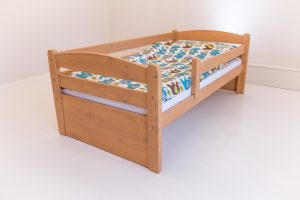 Huncut gyerekágy - bükk páccal kezelt fenyőfából