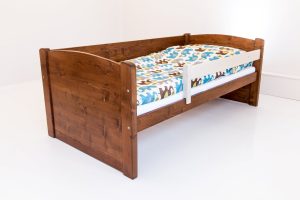 dió és juhar színre pácolt fenyő Virgonc gyerekágy